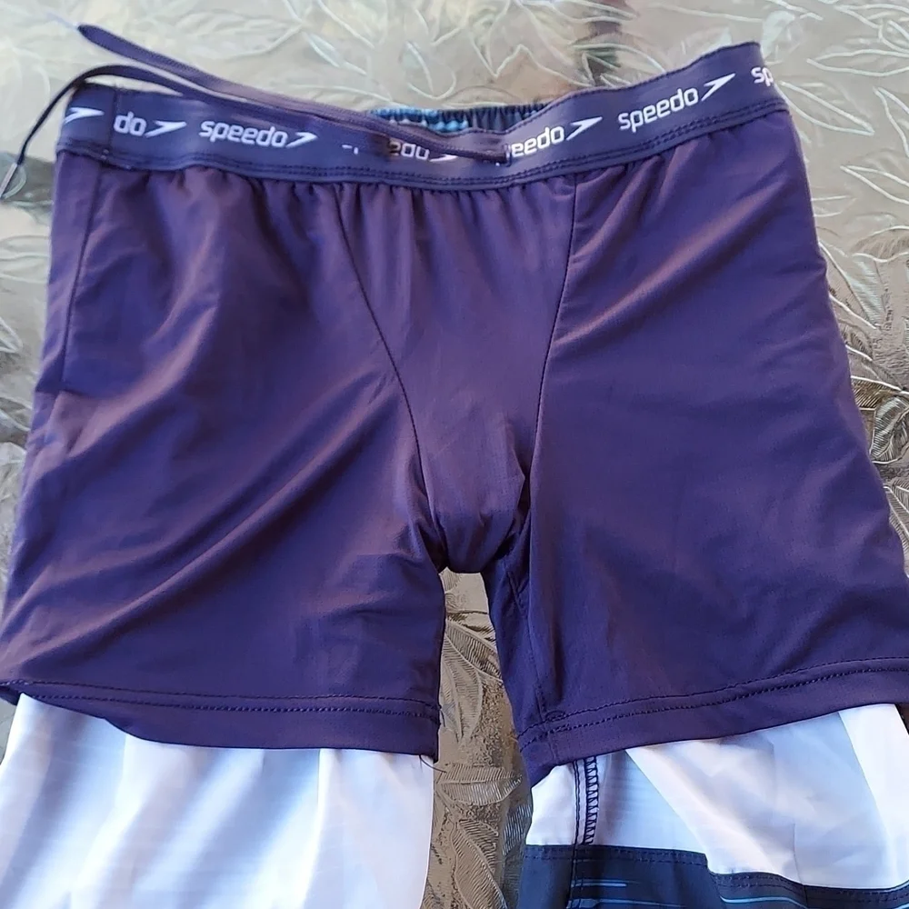 Speedo shots Size S